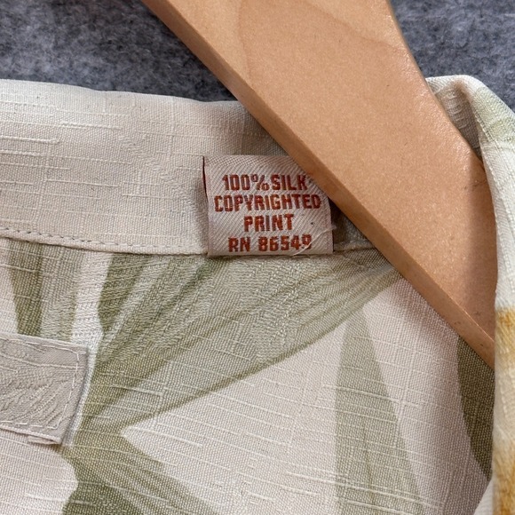 Tommy Bahama Hawaiian Aloha Shirt Mens L 100% Silk Ivory Green Floral Camp EUC - Picture 10 of 11